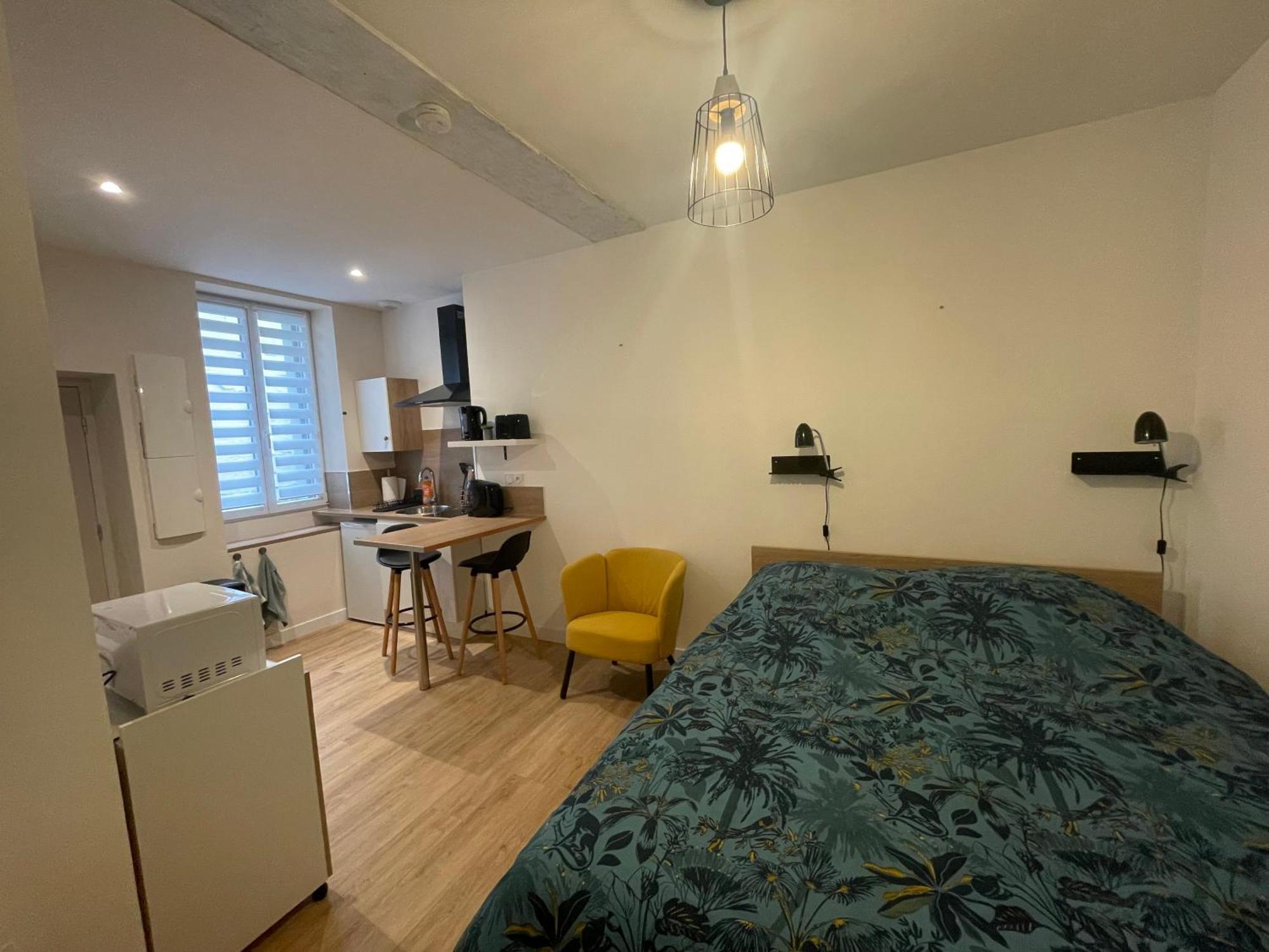 Le Logis De Lyla Apartamento Loudun Exterior foto