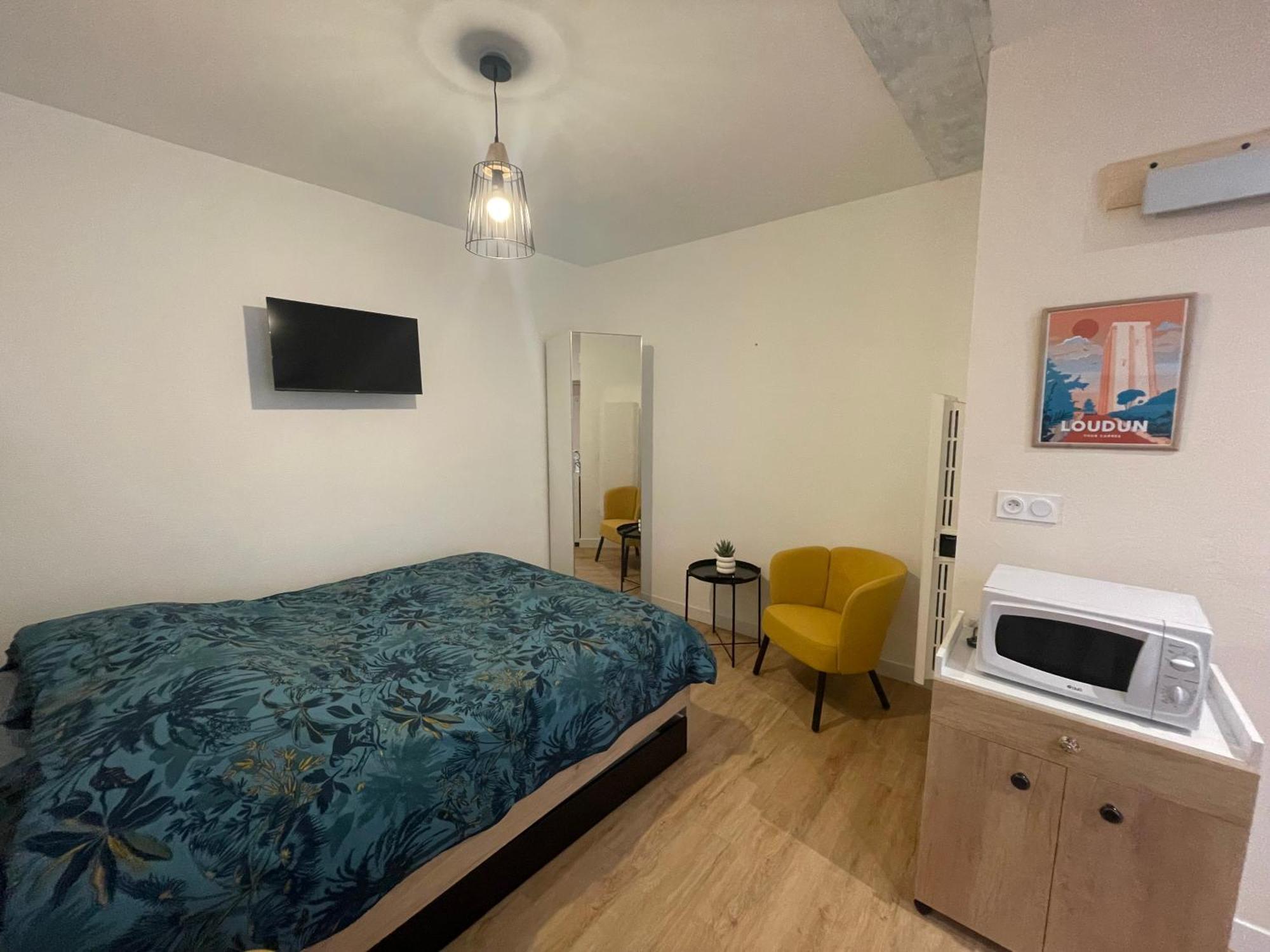 Le Logis De Lyla Apartamento Loudun Exterior foto
